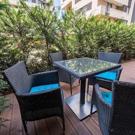 Labyrinth Apartment - Free Parking Space Included Варна Экстерьер фото