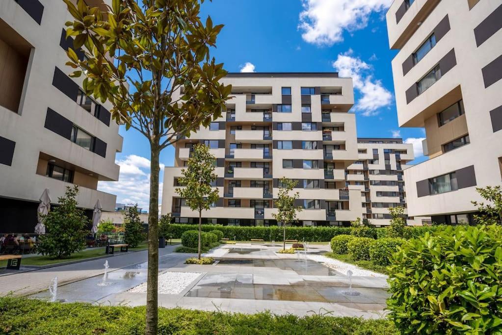 Labyrinth Apartment - Free Parking Space Included Варна Экстерьер фото