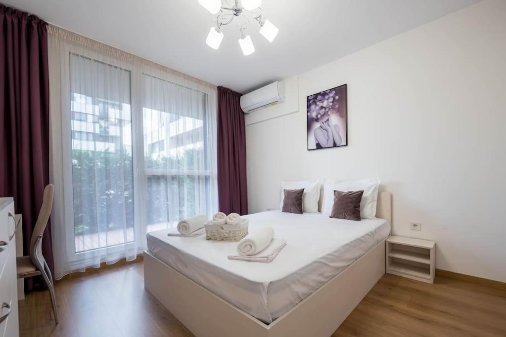 Labyrinth Apartment - Free Parking Space Included Варна Экстерьер фото