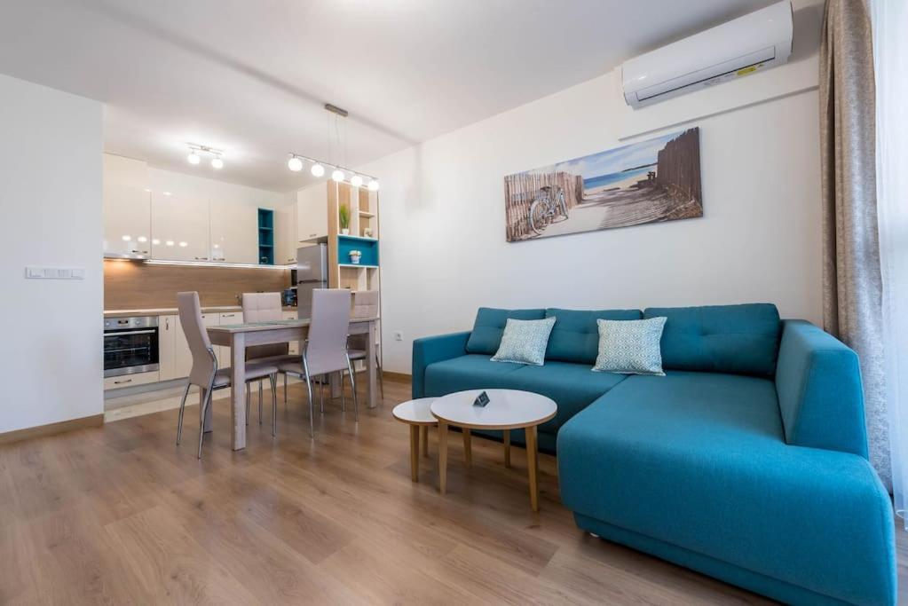 Labyrinth Apartment - Free Parking Space Included Варна Экстерьер фото
