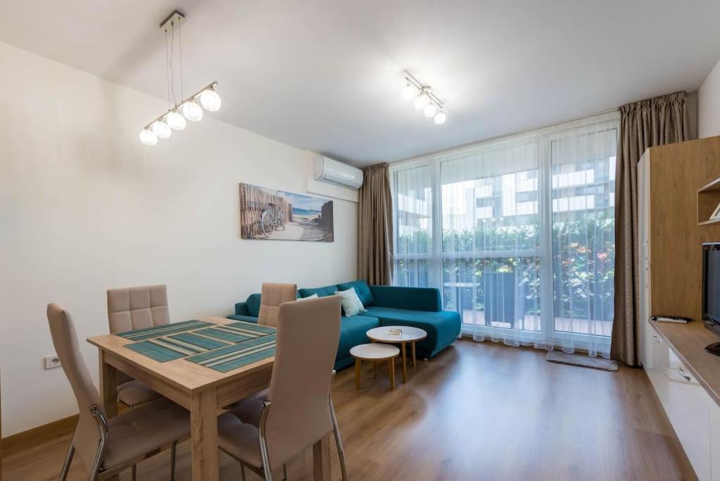 Labyrinth Apartment - Free Parking Space Included Варна Экстерьер фото